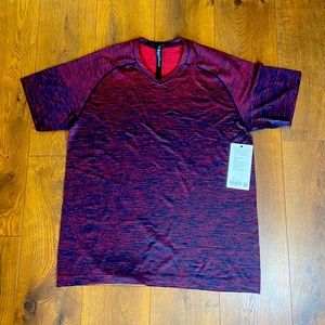 Lululemon men’s metal vent tech SS V